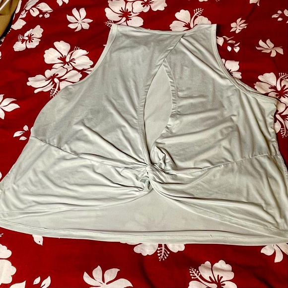 Fabletics Blake Open Back Twist Tank - Picture 1 of 6